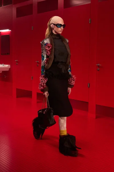 Look 80